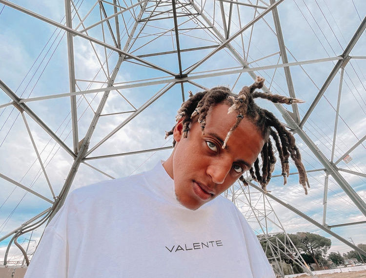 Sim Simah has been “heatin’ up” for his new upbeat single, “IM HOT”