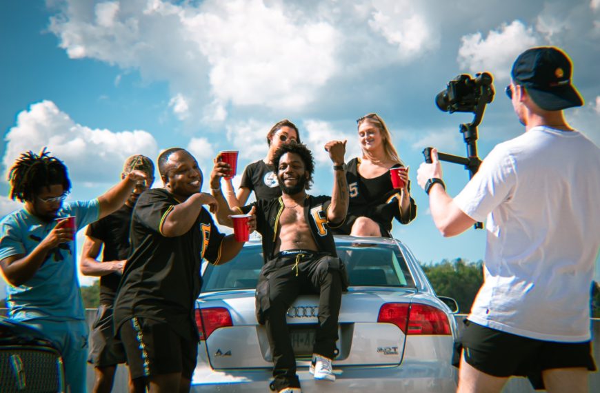 Siiire debuts new melodic single “Drinks Up”