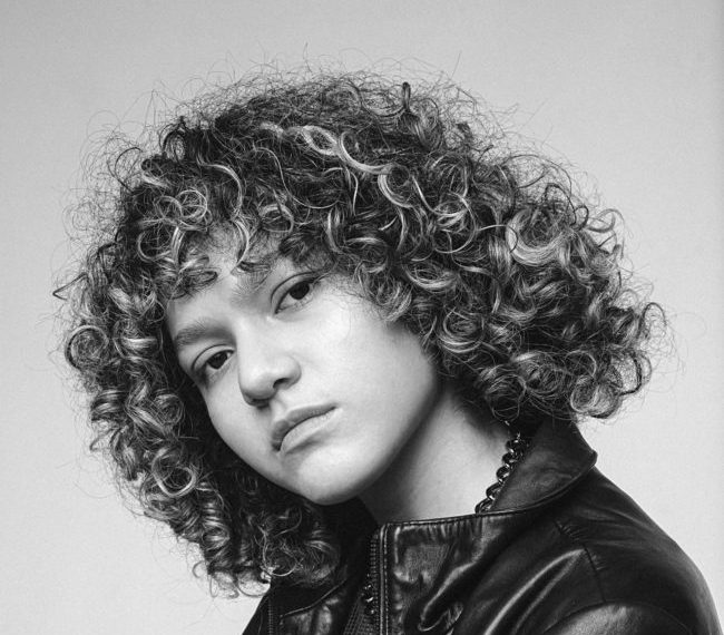 Azalyne releases sophisticated visual for “Fragments”