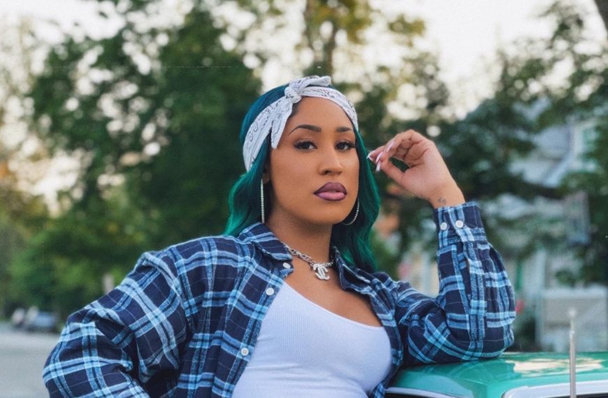 Latina singer-songwriter Cilla Ramos talks creating an experience for her audience