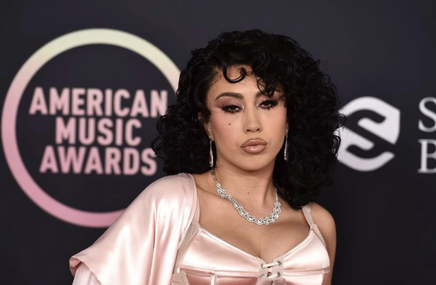 Kali Uchis is gearing up for 2023 North American tour — see the dates