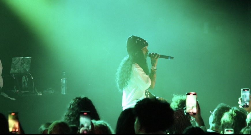 Kaash Paige brings out 6lack at sold out LA show&nbsp;
