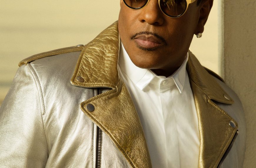 Charlie Wilson honored with star on Hollywood Walk of Fame